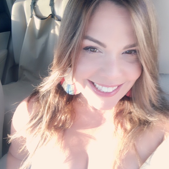 Meet your Posher, Stacey - Picture 3 of 8